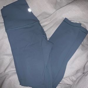 Lululemon aligns 25”